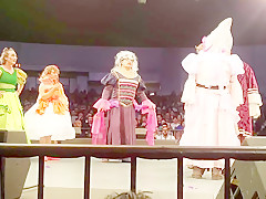 Niurka ensenando tetas en obra de teatro la semesienta