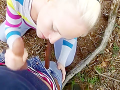 Ich traf mich mit einer hure und ich hatte blowjob draussen