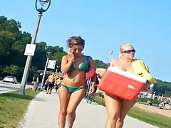 Very Stunning Beautiful Girl Caught on Cam (Describe Her)