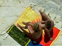 Candid beach camera filmed a sexy lassie