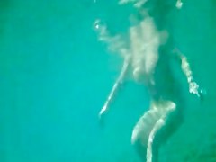 MILF full naked under the water