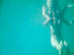 MILF full naked under the water