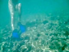 MILF full naked under the water