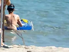 Beach voyeur 04 - Topless chicks puts sun spunk on face