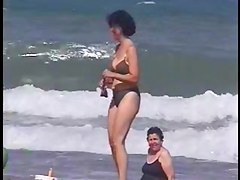 candid beach compilation 4