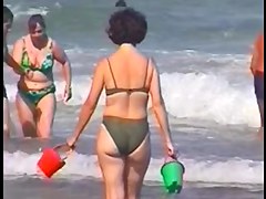 candid beach compilation 4