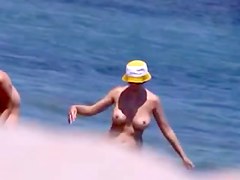 Undressed Beach Girls19