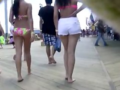 BeachWomen 1