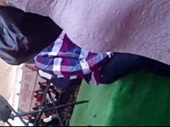 Nalgotas de milf en vestido entallado