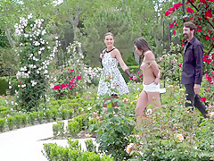 Rope Bondage Slut Loves To Be Tied Up In Public - PublicDisgrace