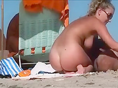 Spy Cam at the Beach Awesome Nude Shaved Pussy Filmed