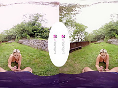 Sienna Day in Game of Moans XXX VR Parody - VRBangers