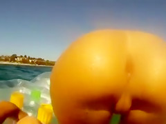 Very Hot Woman Flashes Nude Ass and Pussy at the Beach