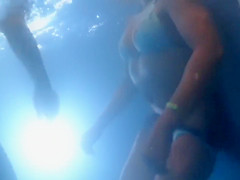 Underwater jets take off her bikini bottoms