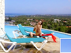 Really huge hanging tits in a tiny bikini part 1