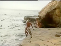 Fabulous Beach, Blonde sex scene