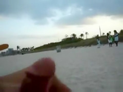 Fapping to fascinated black women at the beach of Miami