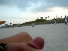 Fapping to fascinated black women at the beach of Miami
