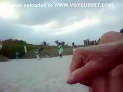 Fapping to fascinated black women at the beach of Miami