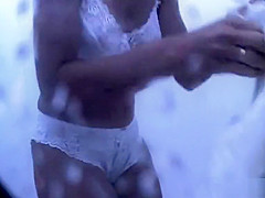 Saggy tits and a nice clitoris in the shower