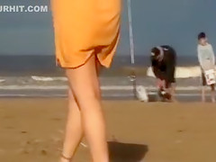 My wife exposes her vagina on the beach