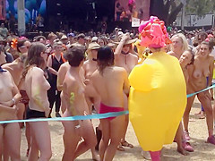 Naked students get ready to compete in a marathon