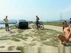 Teenager masturbating and pee at the beach!