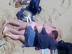 Couple fucking in the beach caught on tape