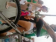 Brunette great jiggling ass