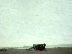 Teenage couple got horny on a beach