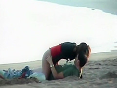 Teenage couple got horny on a beach