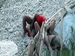 Skinny girl fuck and oral sex at beach