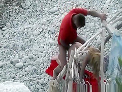 Skinny girl fuck and oral sex at beach