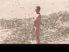 Beach sex caught by voyeur