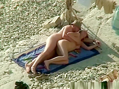Nude couple caught fuking in beach