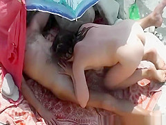 Blowjob and fuck under sun umbrella