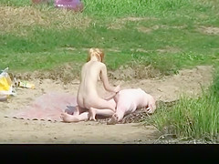 River beach oral sex and fuck