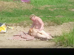 River beach oral sex and fuck