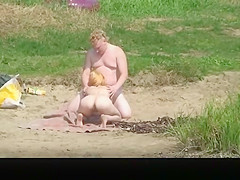 River beach oral sex and fuck