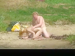 River beach oral sex and fuck