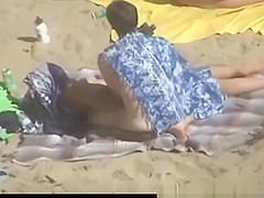 Voyeur caught 2 couple at a time