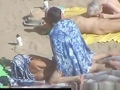 Voyeur caught 2 couple at a time