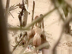 Blowjob and beach fuck