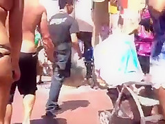 Nice round ass at the beach part 2