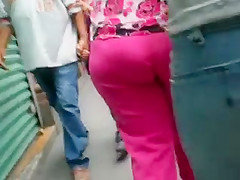 Spying Mature Big Bubble Butt - Ass Voyeur - Candid Booty