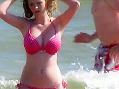 busty beach candid 2