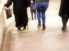 junior round ass in tight jeans
