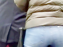 junior round ass in tight jeans