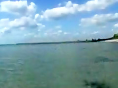 Crazy Beach, Outdoor porn scene