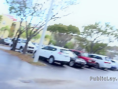 Phat ass white girl bangs outdoor for money